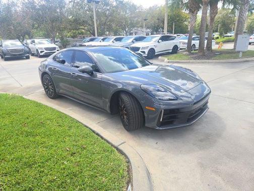 2025 Porsche Panamera Base