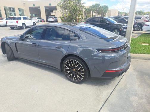 2025 Porsche Panamera Base
