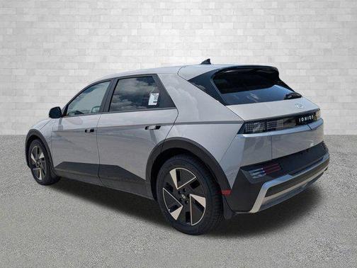 2025 Hyundai IONIQ 5 SE