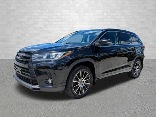 2017 Toyota Highlander SE