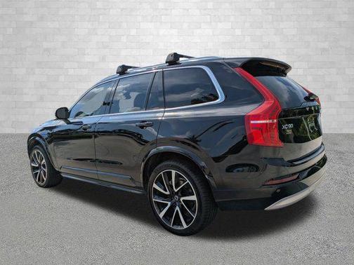 Onyx Black Metallic 2022 Volvo XC90 T6 Momentum