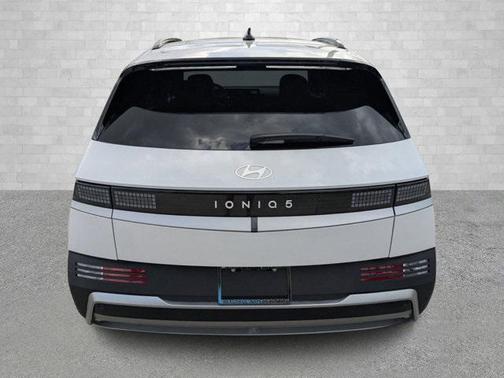 2025 Hyundai IONIQ 5 SE