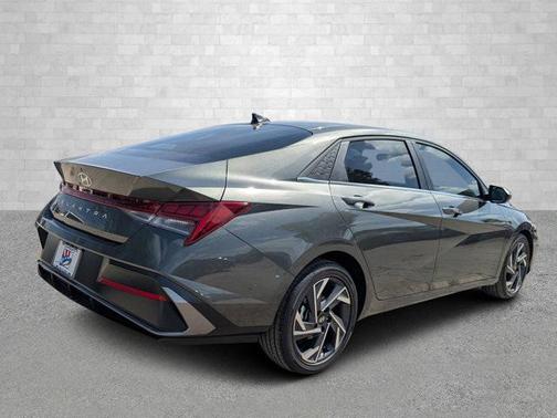 2025 Hyundai ELANTRA SEL