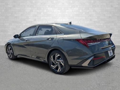 2025 Hyundai ELANTRA SEL
