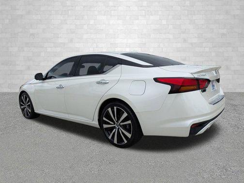 Pearl White Tricoat 2019 Nissan Altima 2.5 Platinum