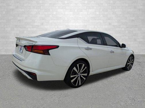 Pearl White Tricoat 2019 Nissan Altima 2.5 Platinum