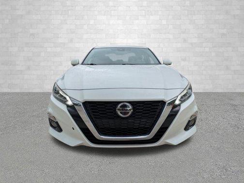Pearl White Tricoat 2019 Nissan Altima 2.5 Platinum
