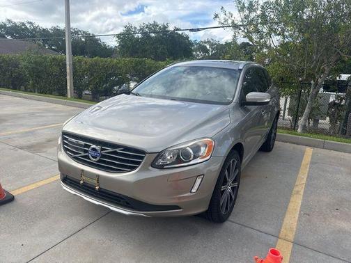 Seashell Metallic 2015 Volvo XC60 T5 Platinum