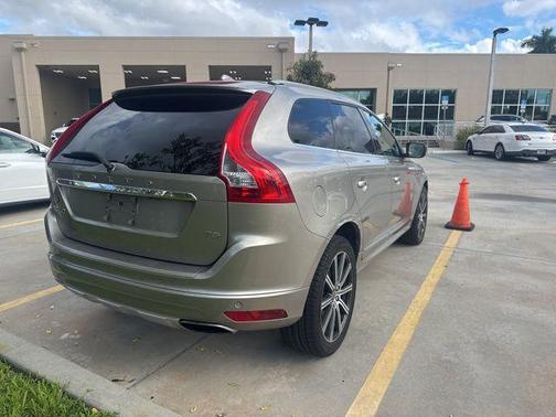 Seashell Metallic 2015 Volvo XC60 T5 Platinum