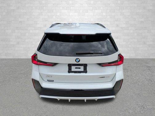 Mineral White Metallic 2023 BMW X1 xDrive28i