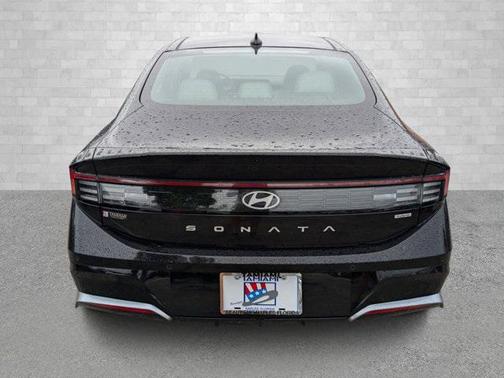 2024 Hyundai SONATA Hybrid Limited