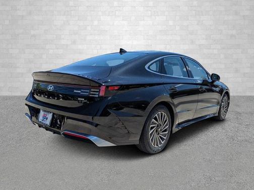 2024 Hyundai SONATA Hybrid Limited