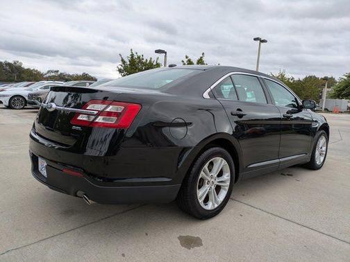 2018 Ford Taurus SEL