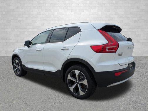 Crystal White Pearl 2025 Volvo XC40 B5 Plus Bright Theme