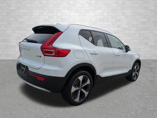 Crystal White Pearl 2025 Volvo XC40 B5 Plus Bright Theme