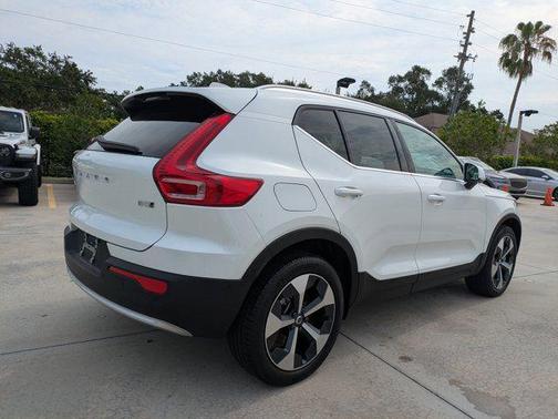 Crystal White Pearl 2025 Volvo XC40 B5 Plus Bright Theme