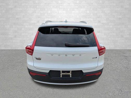 Crystal White Pearl 2025 Volvo XC40 B5 Plus Bright Theme