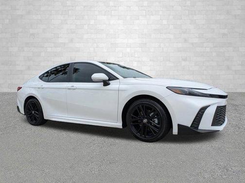 Ice Cap 2025 Toyota Camry SE