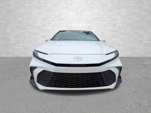 Ice Cap 2025 Toyota Camry SE