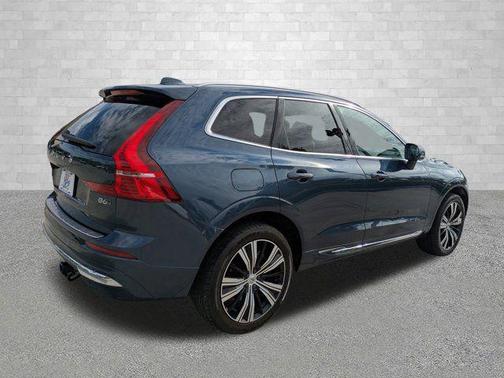 2022 Volvo XC60 B6 Inscription
