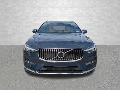 2022 Volvo XC60 B6 Inscription