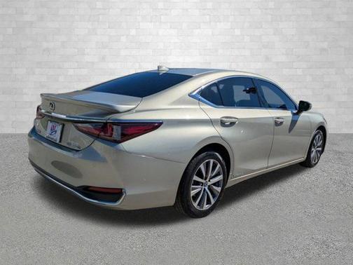2021 Lexus ES 300h Base