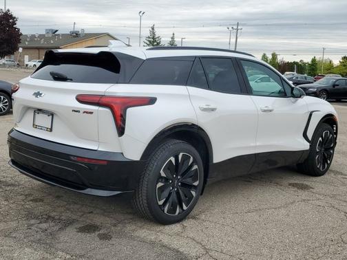 Iridescent Pearl Tricoat 2025 Chevrolet Blazer EV AWD RS