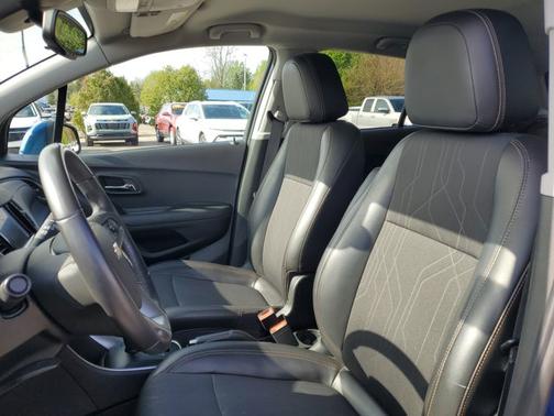Pacific Blue Metallic 2020 Chevrolet Trax LT