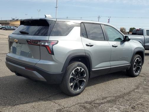 Sterling Gray Metallic 2026 Chevrolet Equinox FWD LT