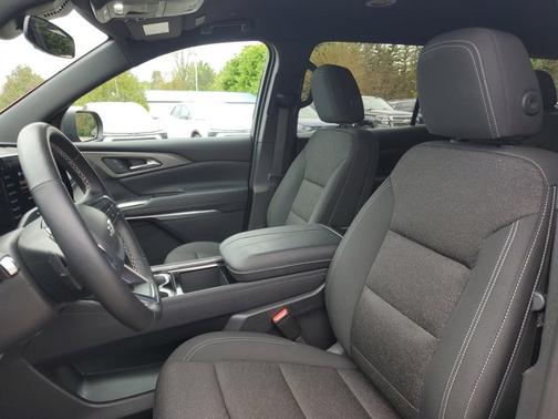 Radiant Red Tintcoat 2025 Chevrolet Traverse AWD LT
