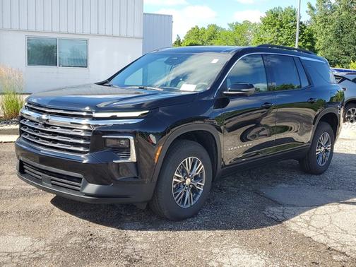 Mosaic Black Metallic 2026 Chevrolet Traverse AWD LT