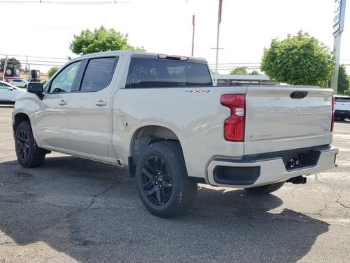 White Sands 2026 Chevrolet Silverado 1500 RST