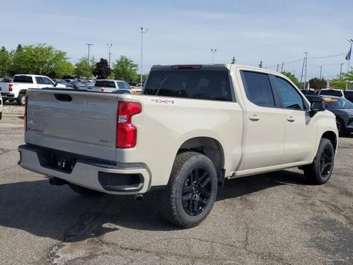 White Sands 2026 Chevrolet Silverado 1500 RST