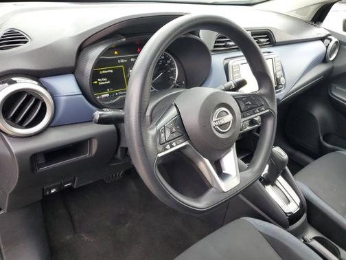 2023 Nissan Versa SV