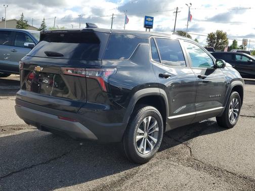Mosaic Black Metallic 2026 Chevrolet Equinox FWD LT