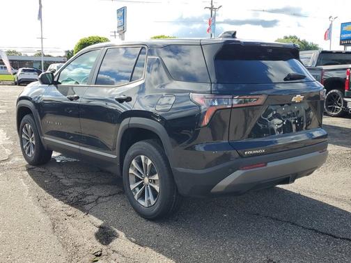 Mosaic Black Metallic 2026 Chevrolet Equinox FWD LT