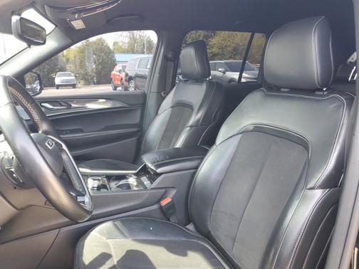 Diamond Black Crystal Pearlcoat 2022 Jeep Grand Cherokee Altitude