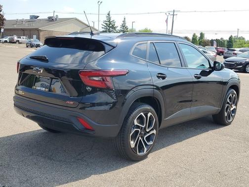 Mosaic Black Metallic 2024 Chevrolet Trax 2RS
