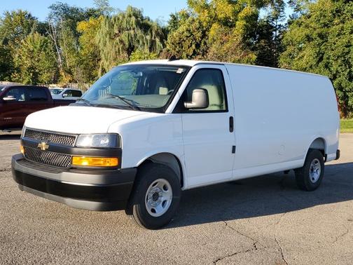 2025 Chevrolet Express 2500 WT