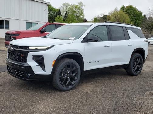 Polar White Tricoat 2026 Chevrolet Traverse AWD RS