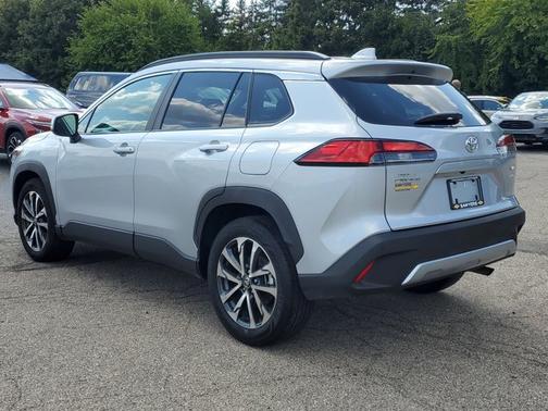 2024 Toyota Corolla Cross XLE