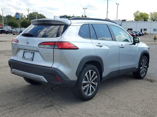 2024 Toyota Corolla Cross XLE