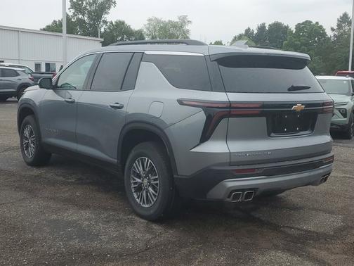 2025 Chevrolet Traverse AWD LT