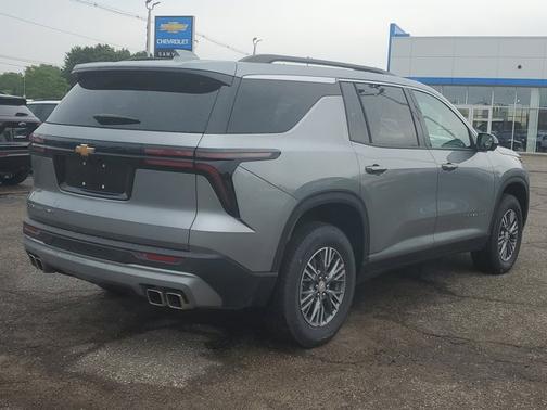 2025 Chevrolet Traverse AWD LT