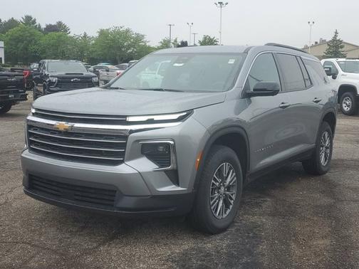 2025 Chevrolet Traverse AWD LT