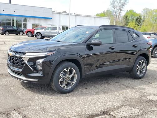 Mosaic Black Metallic 2026 Chevrolet Trax LT