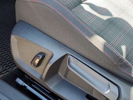 2022 Volkswagen Golf GTI S