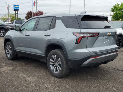 Sterling Gray Metallic 2026 Chevrolet Equinox FWD LT