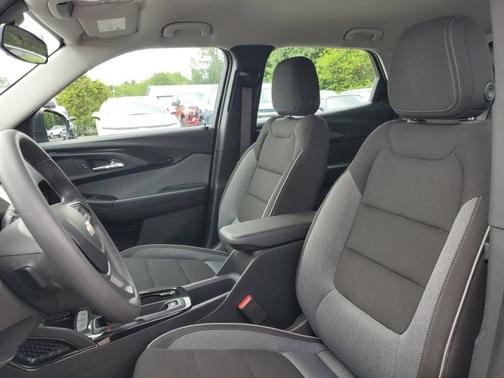 Sterling Gray Metallic 2023 Chevrolet Trailblazer LS