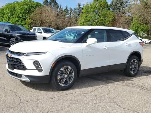 Summit White 2025 Chevrolet Blazer LT